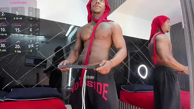 Freechat ronnie_7777 on StripChat