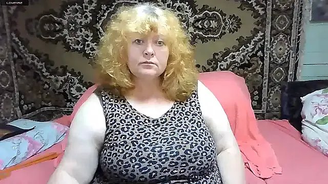 RoseRed69 on StripChat