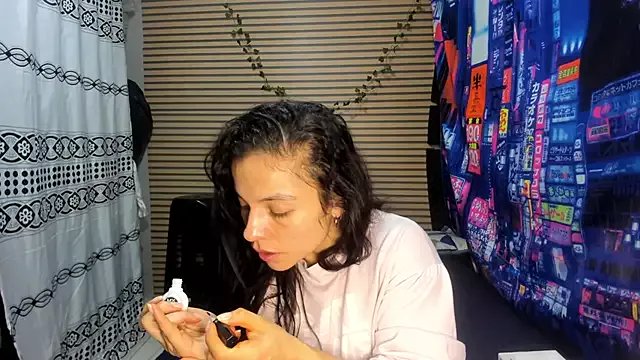 rosse_2504 on StripChat