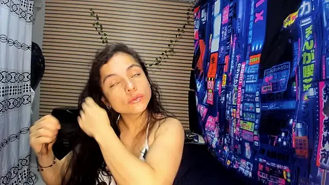 rosse_2504 on StripChat