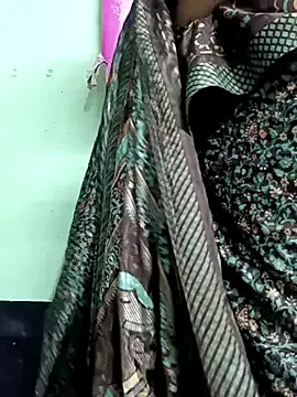 Offline Rosy-B on StripChat