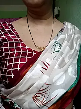 Offline Rosy-B on StripChat