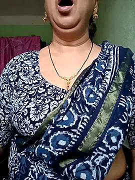 Offline Rosy-B on StripChat