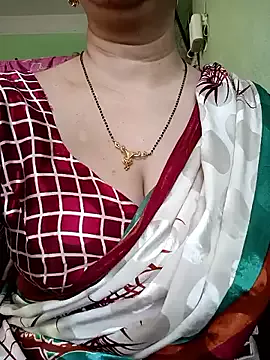 Offline Rosy-B on StripChat