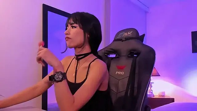 Rouse_Monroe on StripChat