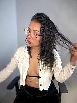 Rousse_blue on StripChat