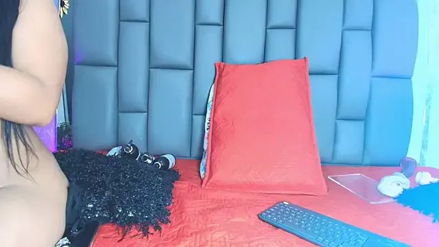 Roxana_gomez on StripChat