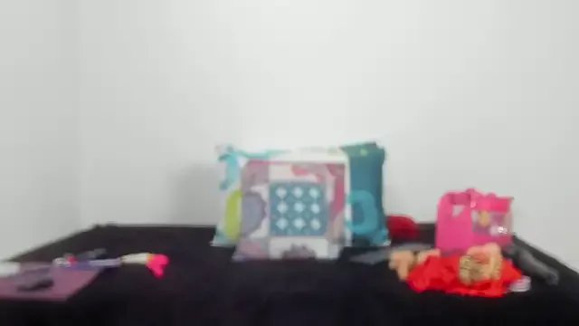 Roxanne76 on StripChat