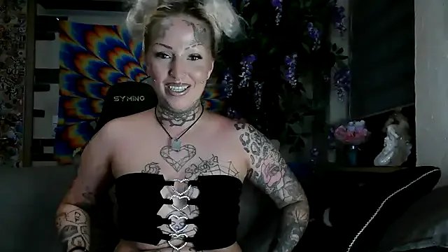 RoxxyInk on StripChat