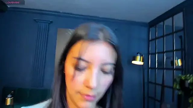 roxy_hell on StripChat