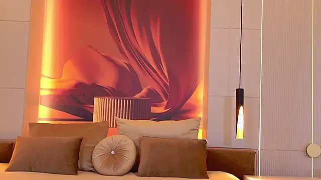 RubyLuxee on StripChat