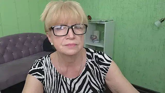 Sabina_Ros on StripChat