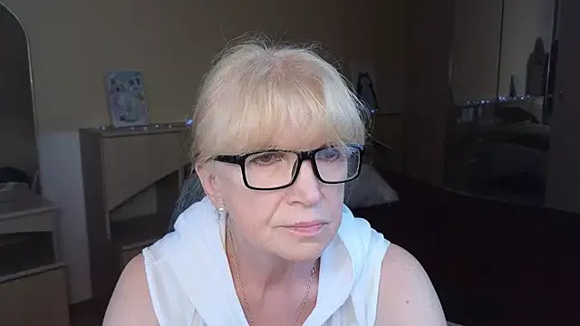 Sabina_Ros on StripChat