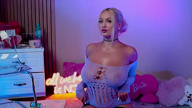 SabrinaJade on StripChat