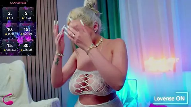 SabrinaJade on StripChat