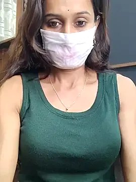 Saharaa on StripChat