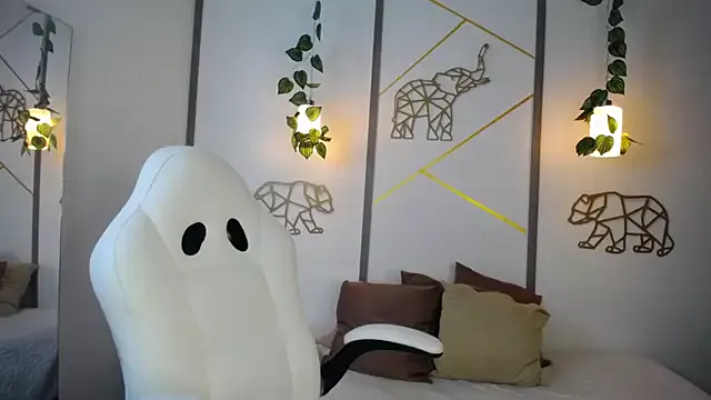 Offline SalmaZaman on StripChat