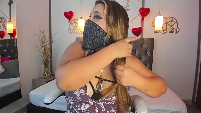 Offline SalmaZaman on StripChat