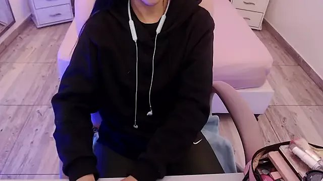 Sam_mansson66 on StripChat