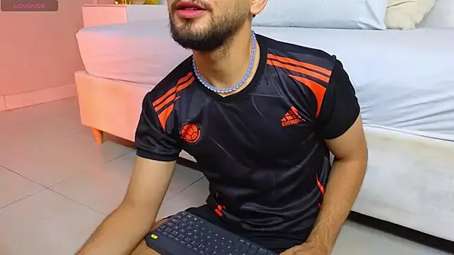 Samir_bear on StripChat