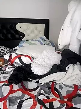 sandylau on StripChat