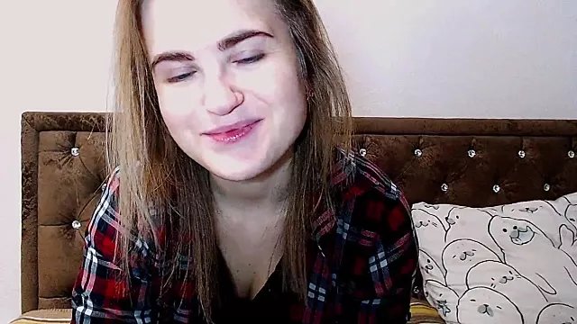 Sara4uu on StripChat