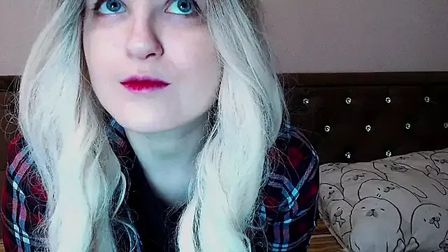 Sara4uu on StripChat