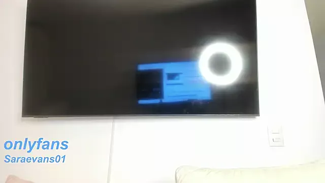 Offline sara_evans02 on StripChat