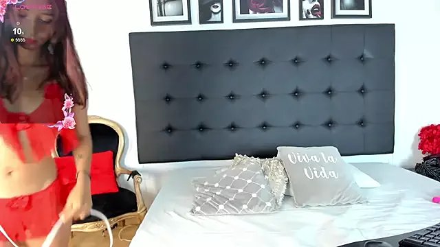 SaraDreamss on StripChat