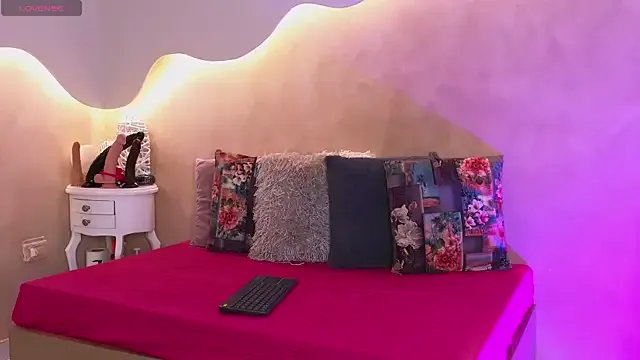 SaraGuzmann on StripChat