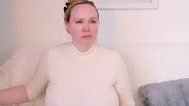 Sarah4you — make my day or make me cum :)