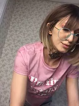 Offline SarahLust on StripChat