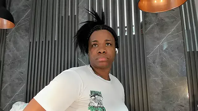 Offline SaraiEvans on StripChat