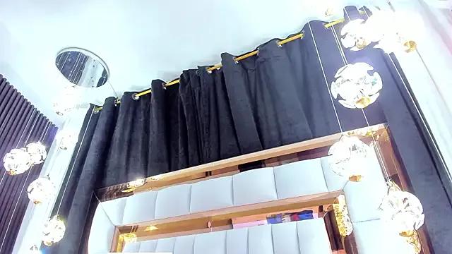 Offline SarayRoyse on StripChat