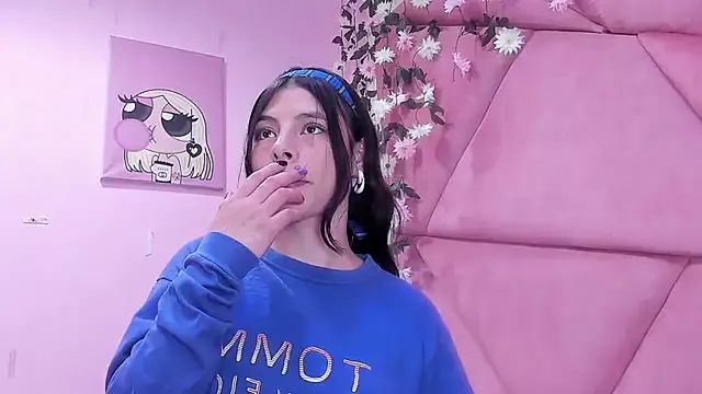 Sasha_Petitte on StripChat 