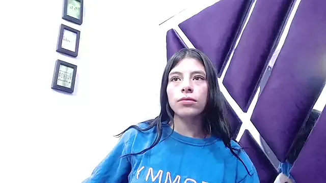 Sasha_Petitte on StripChat 