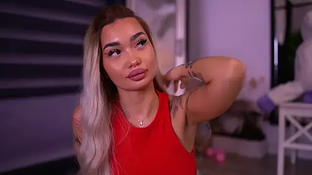 SashaFerrera on StripChat 