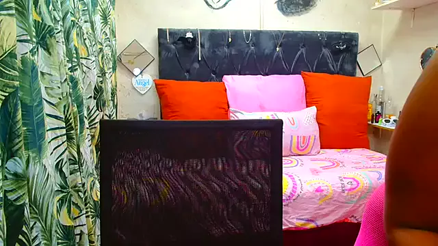 SAVAGExBOO on StripChat 