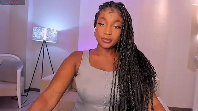 SavannahStorm on StripChat