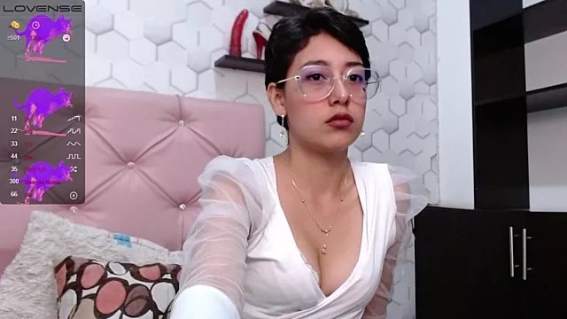 Scarlet_wd18 on StripChat