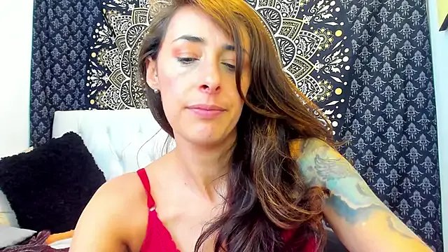 ScarletKings on StripChat