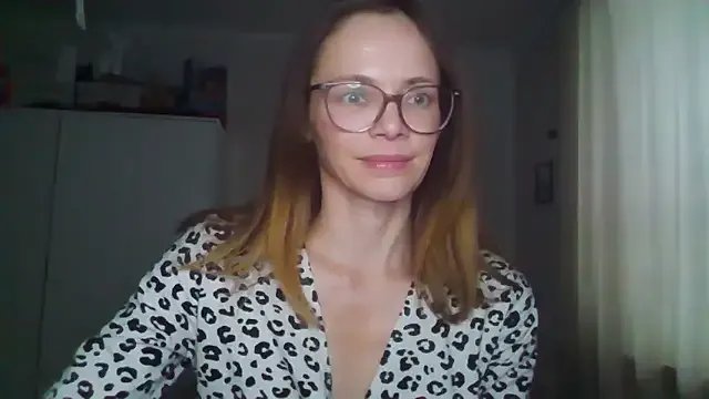 SEA_Dream — Lean closer to the camera 