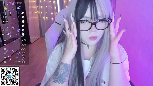 SelenaCute on StripChat