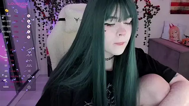 SelenaCute on StripChat