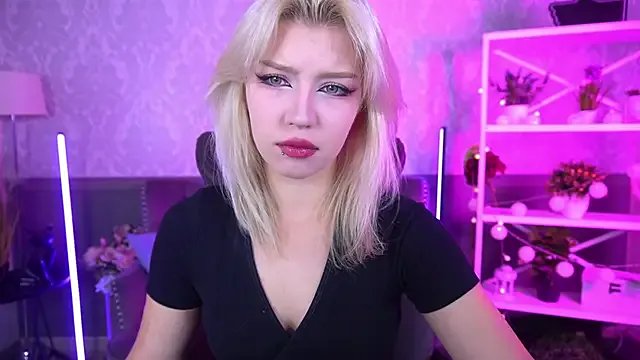 SelenaIris on StripChat