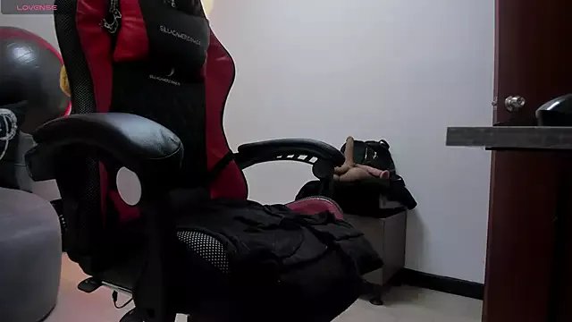 selene_red_ on StripChat