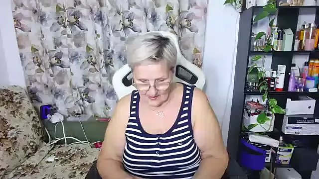 Selenna57 on StripChat