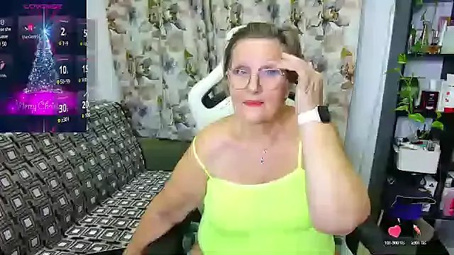 Selenna57 on StripChat