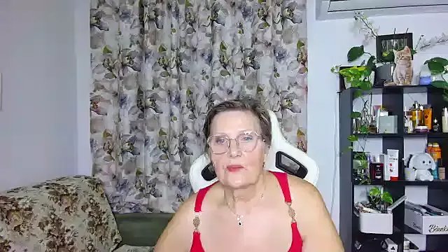 Selenna57 on StripChat