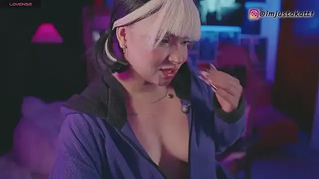 sensualkattt on StripChat